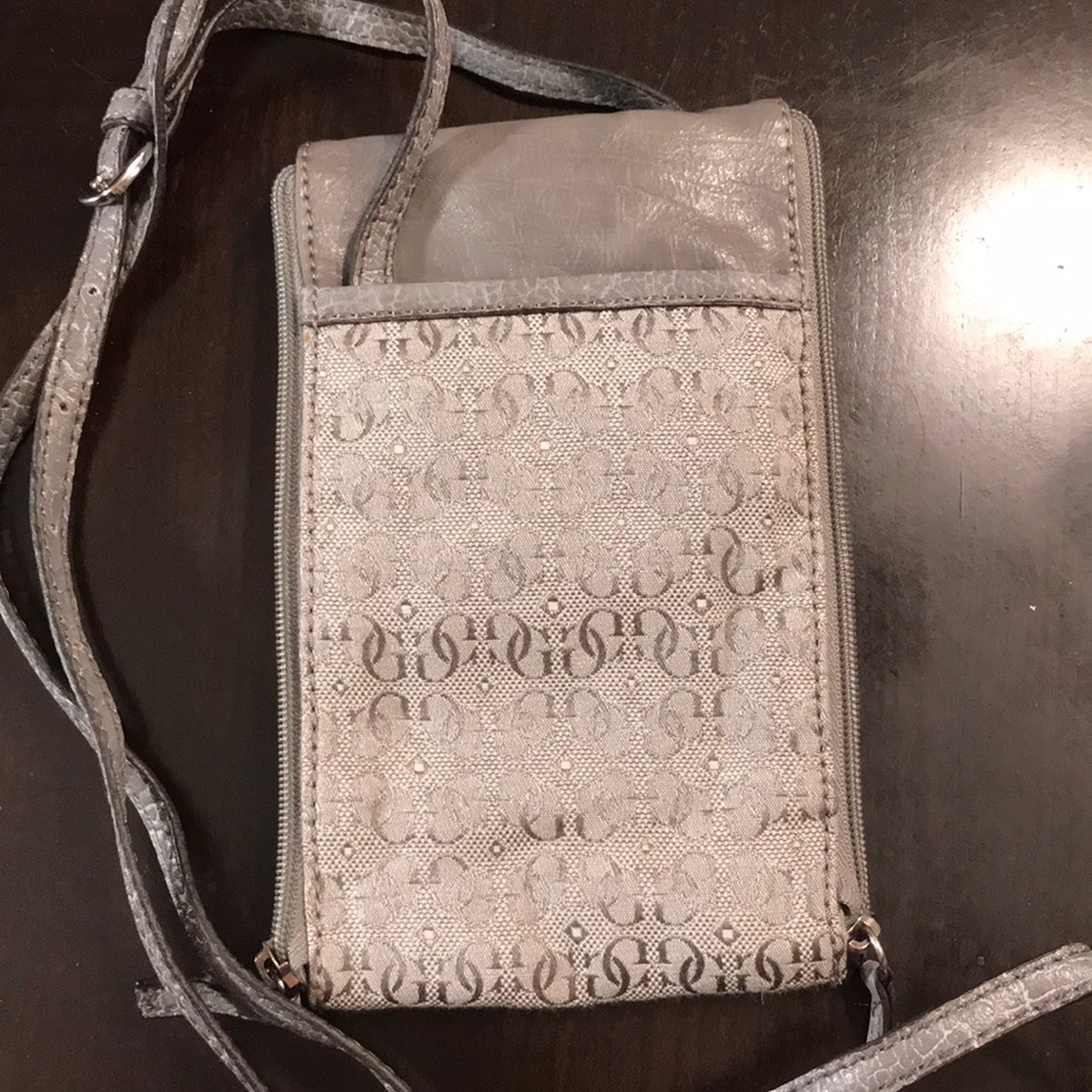 Guess purse - Picture 4 of 5